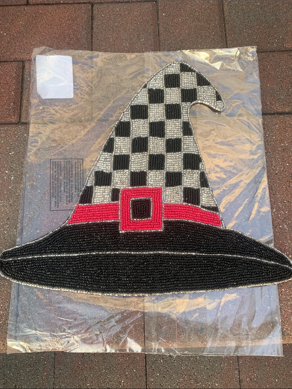 🆕 - By TAHARI HOME Beaded Checkered Witch Placemat w/ Pink Band Sliver & Black